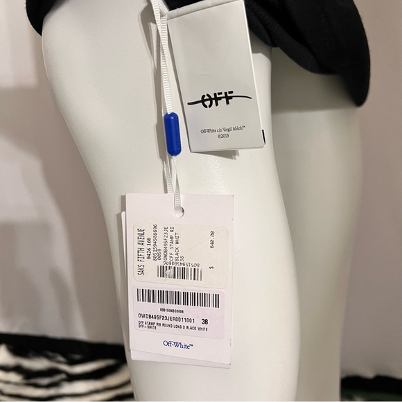 Off-White
Stamped Logo Turtleneck Midi-Dress - Picture 9 of 9